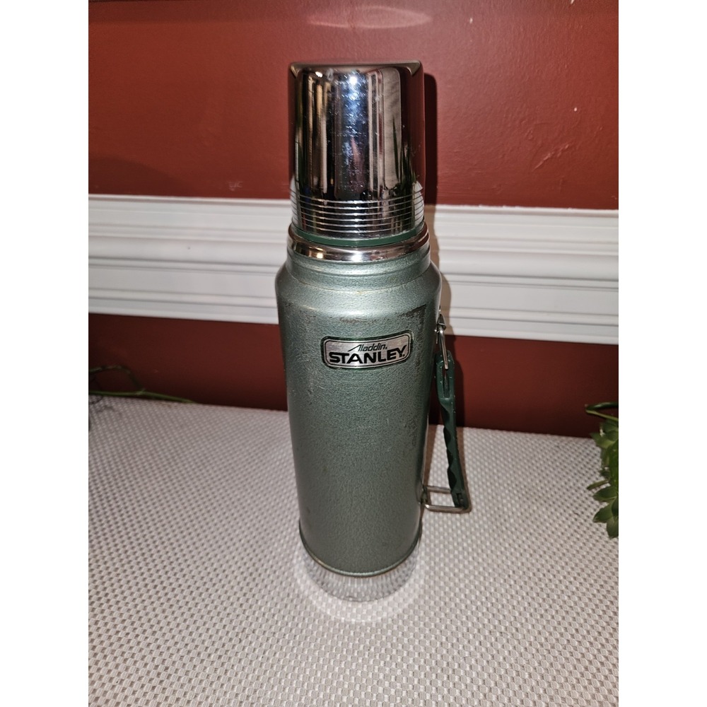 VINTAGE Stanley Aladdin Thermos Made In USA A-944dh Green Metal 1 quart